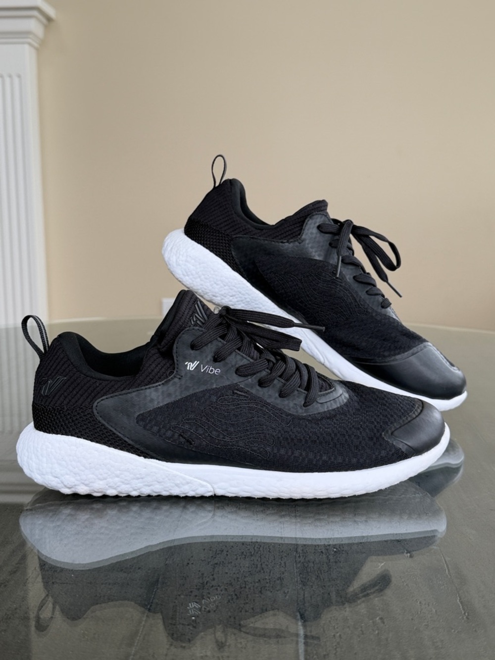 Vibe Varsity Black Training Running Sneakers with‎ White Sole. Womens Size 9